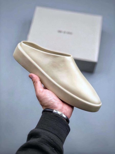 2022 luxury designer men's slippers new summer sandals fashion outdoor casual beach shoes, Black
2022 luxury designer men's slippers new summer sandals fashion outdoor casual beach shoes, Black
