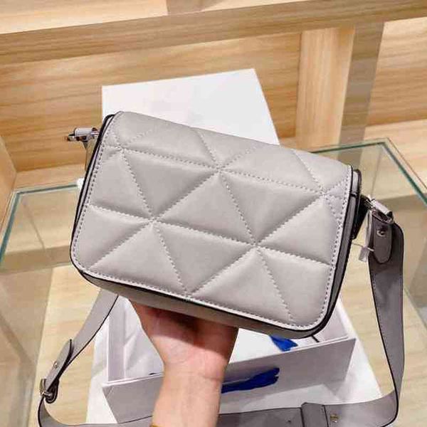 shoulder bags simple and textured luxury brand cameratofu tote women fashion handbag real leather designer crossbody female purses 211224
shoulder bags simple and textured luxury brand cameratofu tote women fashion handbag real leather designer crossbody female purses 211224