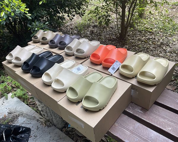 size 14 us slides slippers foam runner desert sand triple black bone white resin slide sandal men women outdoor slipper with box 
size 14 us slides slippers foam runner desert sand triple black bone white resin slide sandal men women outdoor slipper with box