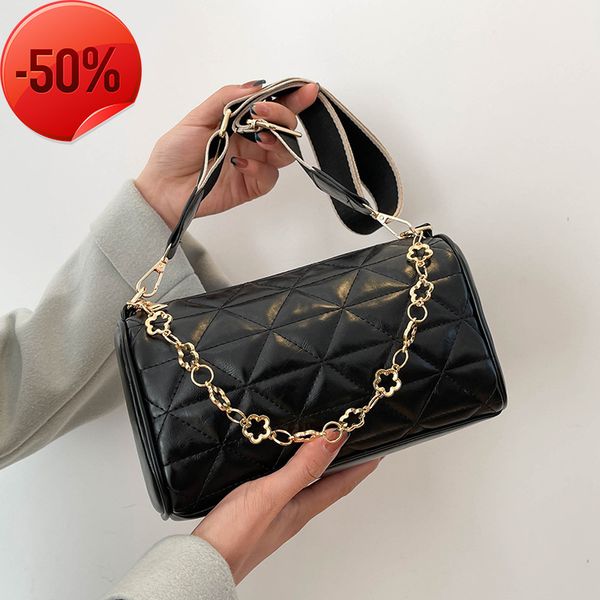the factory directly high sense texture women's 2022 winter new msenger foreign style fashion single shoulder bag
the factory directly high sense texture women's 2022 winter new msenger foreign style fashion single shoulder bag