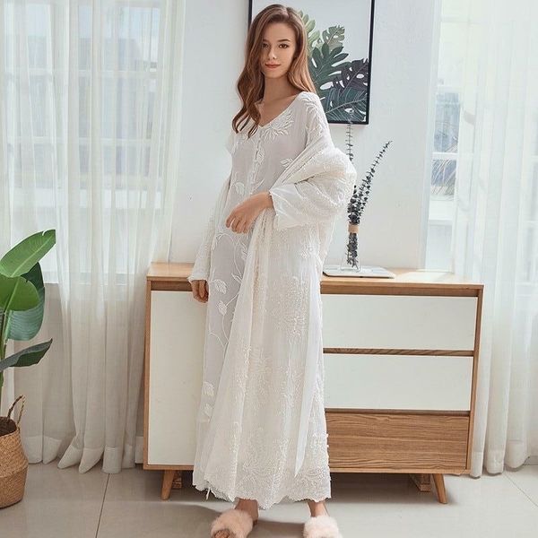 winter long robe sleepwear flannel robes warm homewear nightgown female embroidered robe twopiece suit y200425, Black;red
winter long robe sleepwear flannel robes warm homewear nightgown female embroidered robe twopiece suit y200425, Black;red