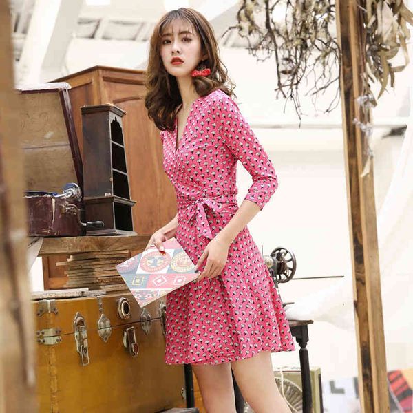casual dresses summer pink daisy 7 / 4 sleeve medium length stitching slim wrap dress, Black;gray
casual dresses summer pink daisy 7 / 4 sleeve medium length stitching slim wrap dress, Black;gray