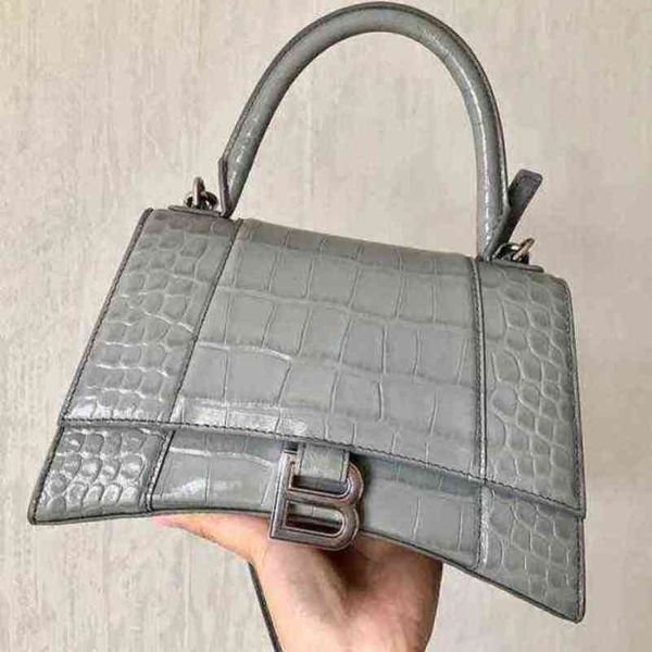 designer balencaigass bags hourglas 2022 fashion new b family high version womens crocodile leather 
designer balencaigass bags hourglas 2022 fashion new b family high version womens crocodile leather