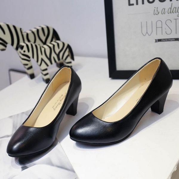 spring summer autumn work shoes in the female black light mouth with ol professional tooling soft leather shoes, Black;red
spring summer autumn work shoes in the female black light mouth with ol professional tooling soft leather shoes, Black;red
