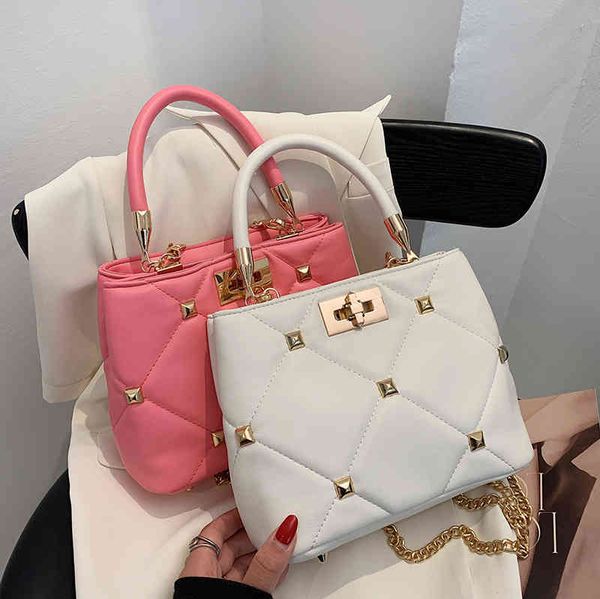 evening bag rivets design women pu crossbody bags with short handle 2022 hit chain luxury fashion shoulder purses and handbags totes 0623
evening bag rivets design women pu crossbody bags with short handle 2022 hit chain luxury fashion shoulder purses and handbags totes 0623