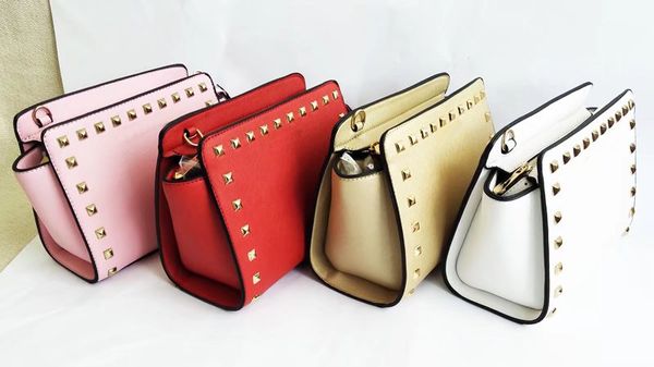 2022 designers 9color womens punk rivet one-shoulder bags fashion messenger pu ladies chains square leather handbags casual travel crossbody, Red;black
2022 designers 9color womens punk rivet one-shoulder bags fashion messenger pu ladies chains square leather handbags casual travel crossbody, Red;black