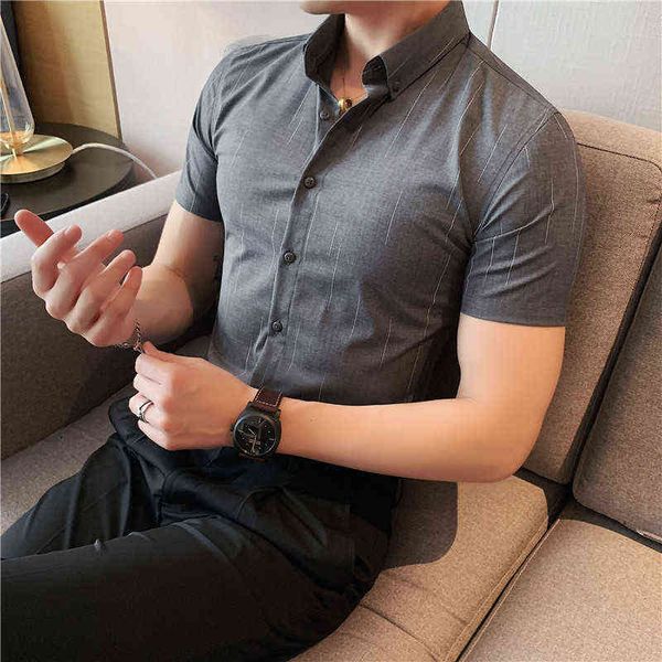 plus size 5xl- summer thin short sleeve striped shirts for men clothing 2022 simple slim fit business formal wear casual blouse y220411, White;black
plus size 5xl- summer thin short sleeve striped shirts for men clothing 2022 simple slim fit business formal wear casual blouse y220411, White;black