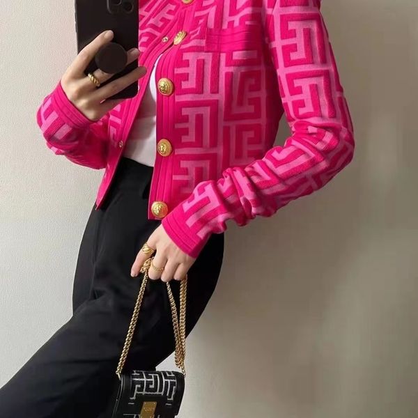 b203 2022ss elegant women wear occasions vintage new women shoulder pads knitted cardigan female chic casual sweater coat, Black;brown
b203 2022ss elegant women wear occasions vintage new women shoulder pads knitted cardigan female chic casual sweater coat, Black;brown
