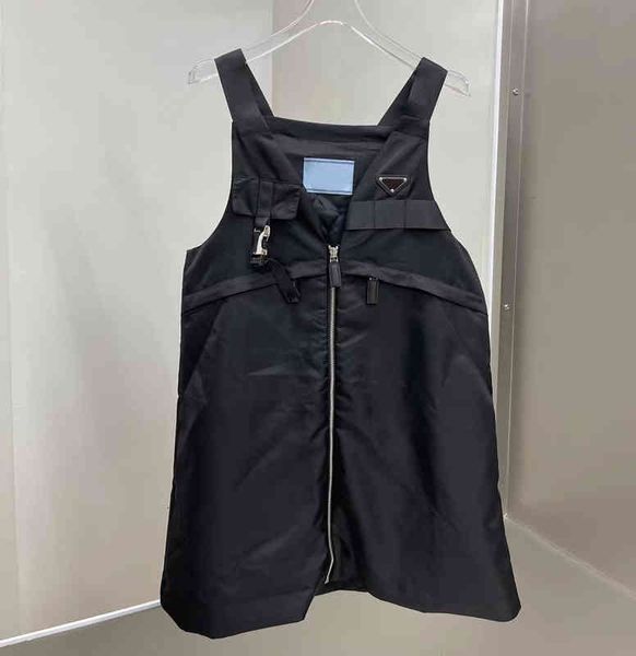 casual dresses women's strap jumpsuit rompers dress summer nylon shorts chest inverted triangle pocket design elastic waist straps pant, Black;gray
casual dresses women's strap jumpsuit rompers dress summer nylon shorts chest inverted triangle pocket design elastic waist straps pant, Black;gray