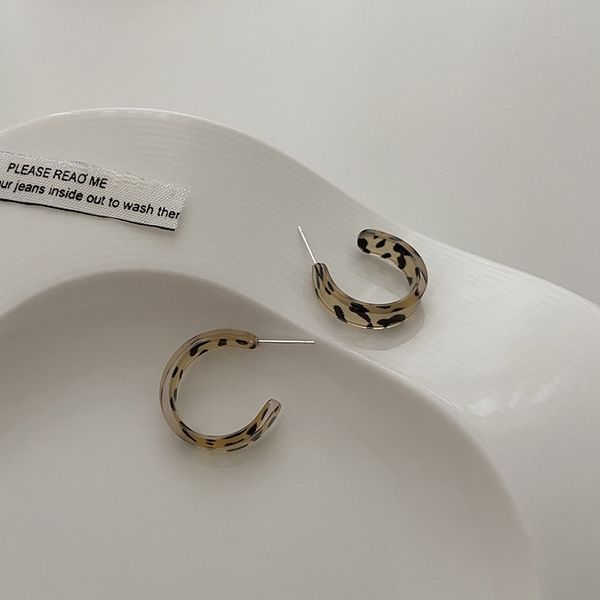 925 silver needle fashion simple leopard print c- shaped earrings korean simple personality acrylic ear ring temperament trend eardrop, Golden
925 silver needle fashion simple leopard print c- shaped earrings korean simple personality acrylic ear ring temperament trend eardrop, Golden