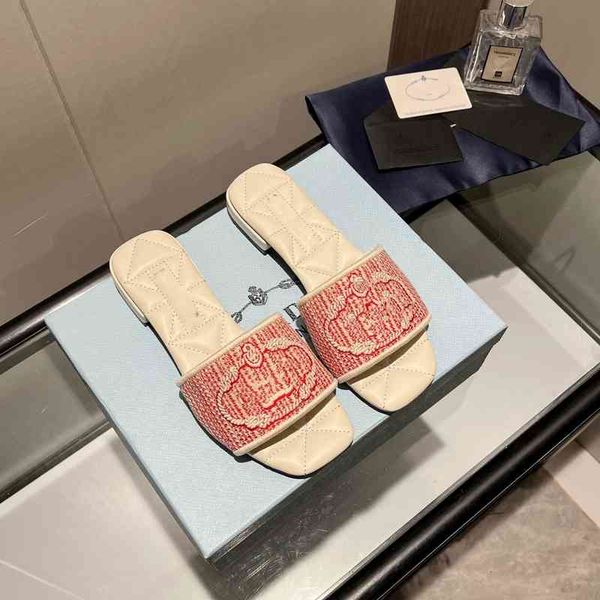 slippers chaopai p home craft electric embroidery upper sheepskin inner lining leather bottom round head leisure breathable sandals, Black
slippers chaopai p home craft electric embroidery upper sheepskin inner lining leather bottom round head leisure breathable sandals, Black