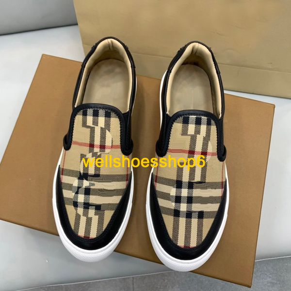 casual shoes luxury designer for men and women breathable lace up leather hard wearing waterproof outdoor sneakers 35-45, Black
casual shoes luxury designer for men and women breathable lace up leather hard wearing waterproof outdoor sneakers 35-45, Black