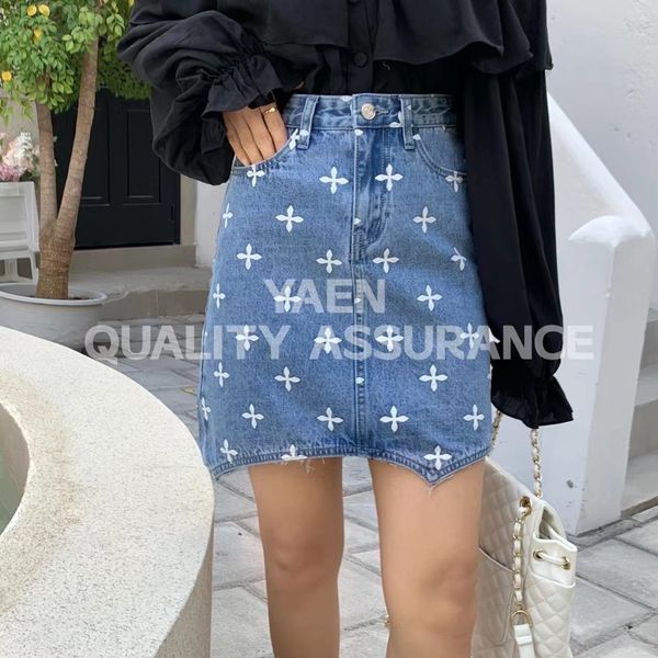 two piece dress designer 22 early spring new cross rivet personalized denim skirt with curved hem showing thin middle waist bag hip a-shaped, White
two piece dress designer 22 early spring new cross rivet personalized denim skirt with curved hem showing thin middle waist bag hip a-shaped, White