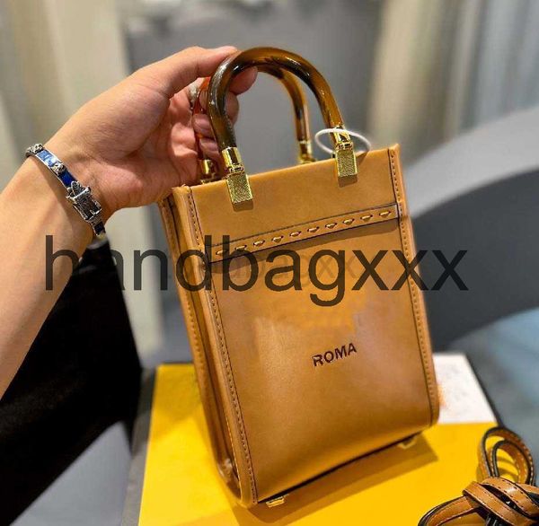 womens shoulder bag designer handbag cross body fashion with letter printed mobile phone bags diagonal wholesale handbags
womens shoulder bag designer handbag cross body fashion with letter printed mobile phone bags diagonal wholesale handbags