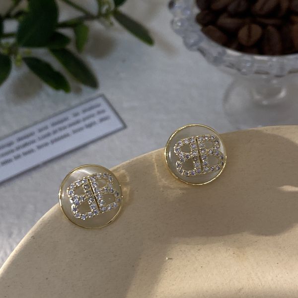 2022 new u tang jewelry round cat's eye stone small fragrance temperament earrings fashion micro inlaid double b letter 925 silver need, Golden
2022 new u tang jewelry round cat's eye stone small fragrance temperament earrings fashion micro inlaid double b letter 925 silver need, Golden