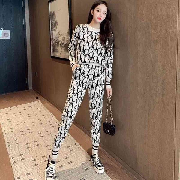 2022 summer new autumn letter jacquard fashion knitted suit foreign style leisure sports age reduction two-piece set women's, White
2022 summer new autumn letter jacquard fashion knitted suit foreign style leisure sports age reduction two-piece set women's, White