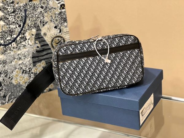 new luxury waist bag chest bag for men women original embroidered pattern square box waistbags travel portable wallet designer handbag with
new luxury waist bag chest bag for men women original embroidered pattern square box waistbags travel portable wallet designer handbag with