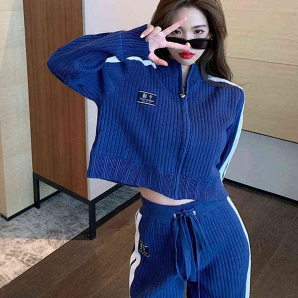 autumn winter 2021 tracksuit women knitted sports suits zipper short cardigan coat wide leg pant suits casual two piece set t220729, Gray
autumn winter 2021 tracksuit women knitted sports suits zipper short cardigan coat wide leg pant suits casual two piece set t220729, Gray