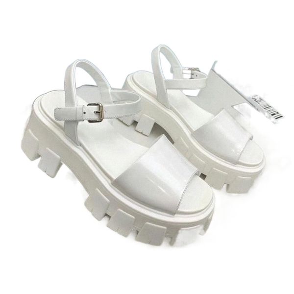 2022 monolith luxurys designer women sandals summer buckle strap patent leather slides with original box classics wide solid pattern canvas, Black
2022 monolith luxurys designer women sandals summer buckle strap patent leather slides with original box classics wide solid pattern canvas, Black
