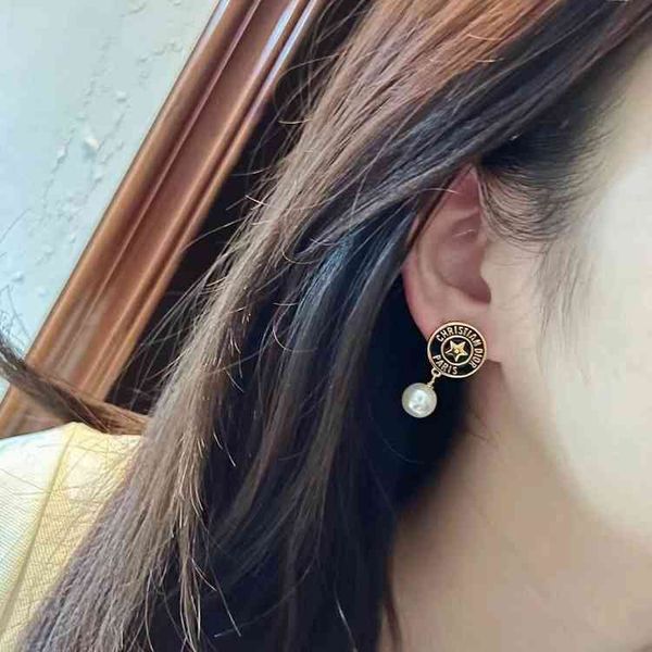 women's fashion personality trend new brand earrings wholesale family di glue dropping pearl shield round temperament female, Silver
women's fashion personality trend new brand earrings wholesale family di glue dropping pearl shield round temperament female, Silver