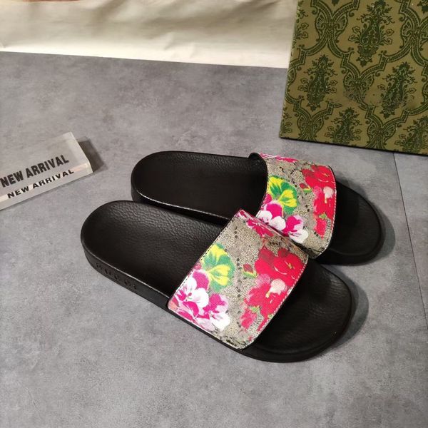 2022 designer men women slippers with correct flower box dust bag shoes snake print slide summer wide flat slipper, Black
2022 designer men women slippers with correct flower box dust bag shoes snake print slide summer wide flat slipper, Black