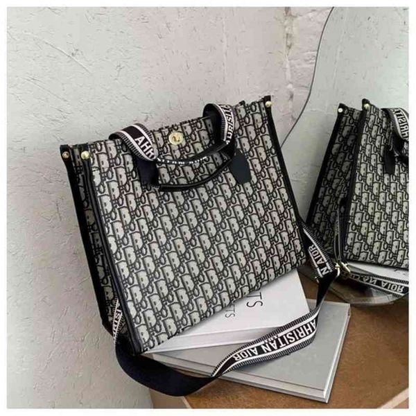 fashion single soft face lock single messenger leisure versatile 75% off factory sales
fashion single soft face lock single messenger leisure versatile 75% off factory sales