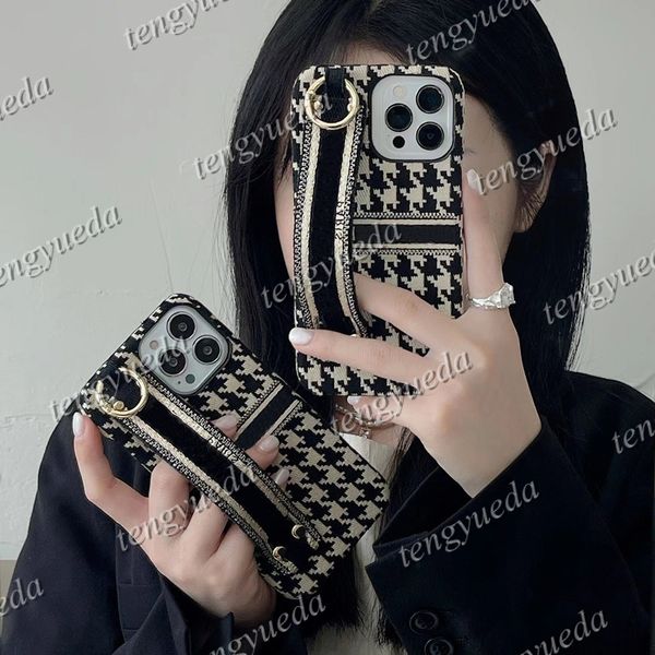 fashion designer phone cases for iphone 13 12 mini 11 pro max xr xsmax wristband cloth art cellphone cover luxury case
fashion designer phone cases for iphone 13 12 mini 11 pro max xr xsmax wristband cloth art cellphone cover luxury case
