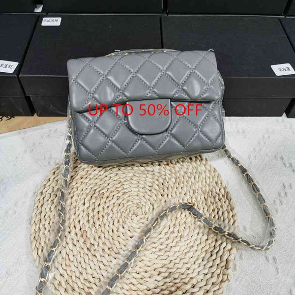 the factory directly fang pangzi ck no golden ball small fragrance summer versatile fashion rhombic chain hand-held single shoulder msenger 
the factory directly fang pangzi ck no golden ball small fragrance summer versatile fashion rhombic chain hand-held single shoulder msenger