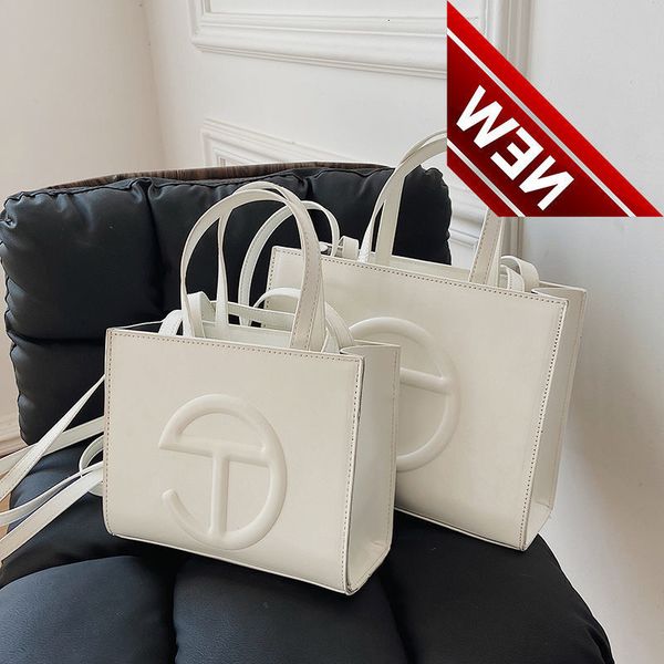 50% off discount minority dign female 2022 autumn and winter new fashion net red portable small square foreign style explosion msenger bag w
50% off discount minority dign female 2022 autumn and winter new fashion net red portable small square foreign style explosion msenger bag w