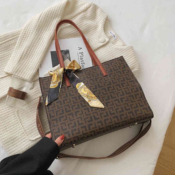 ladies fashion personality trend new brand bag wholesale letter printed silk scarf accsori underarm tide flow oblique cross live broadcast w
ladies fashion personality trend new brand bag wholesale letter printed silk scarf accsori underarm tide flow oblique cross live broadcast w