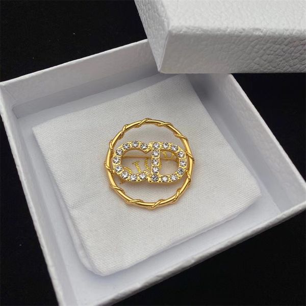 82% off online sale dejia new rope winding nose full diamond brooch female brass bra, Gray
82% off online sale dejia new rope winding nose full diamond brooch female brass bra, Gray