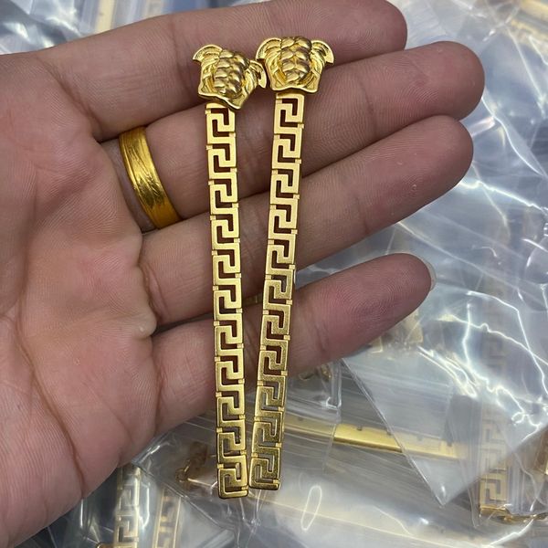 fashion new designed earring stud love heart v letters pendants banshee medusa head portrait 18k gold plated women's earring ladies des, Golden;silver
fashion new designed earring stud love heart v letters pendants banshee medusa head portrait 18k gold plated women's earring ladies des, Golden;silver