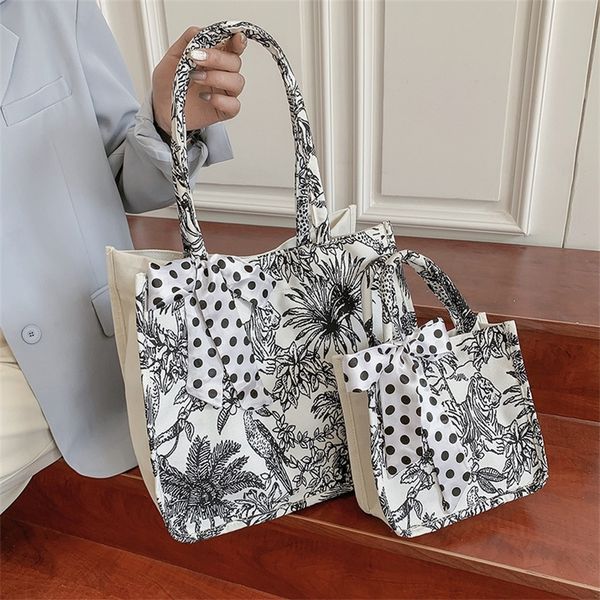 graffiti silk scarf large capacity tote women's spring and summer simple portable single foreign style personality 80% off wholesale st
graffiti silk scarf large capacity tote women's spring and summer simple portable single foreign style personality 80% off wholesale st