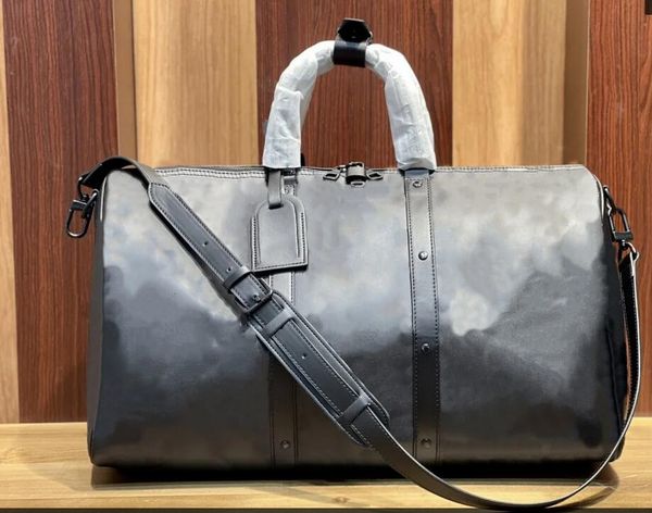 duffle bag travel luggage bags with lock handbag hand shoulder messenger crossbody toiletry storage bag's genuine leather embossing men
duffle bag travel luggage bags with lock handbag hand shoulder messenger crossbody toiletry storage bag's genuine leather embossing men