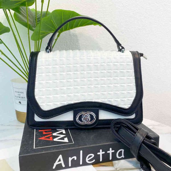 women's handbag trend classic bags 2022 newfashion diagonal versatile chain bag ladies shoulder diagonal handbags
women's handbag trend classic bags 2022 newfashion diagonal versatile chain bag ladies shoulder diagonal handbags