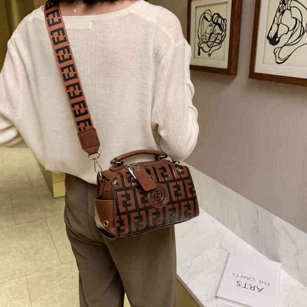 20% off sitewide 2022 luxury bags bag embossed hand soft leather boston large capacity one diagonal bag
20% off sitewide 2022 luxury bags bag embossed hand soft leather boston large capacity one diagonal bag