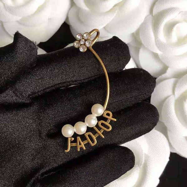 2022 new jewelry accessories new star unilateral ear clip women's net red fashion pearl earrings, Black
2022 new jewelry accessories new star unilateral ear clip women's net red fashion pearl earrings, Black