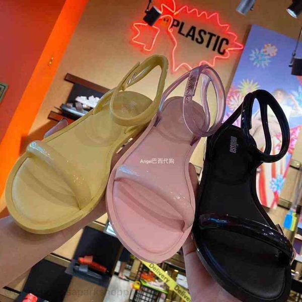 2022 summer new ladies sandals fashion women's flat bottom pvc jelly shoes non-slip simple buckle roman female beach shoes y220531, Black
2022 summer new ladies sandals fashion women's flat bottom pvc jelly shoes non-slip simple buckle roman female beach shoes y220531, Black