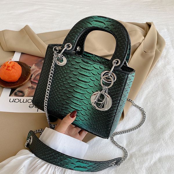 fashion crocodile pattern hand-held princessnew luxury accessories shoulder bag 
fashion crocodile pattern hand-held princessnew luxury accessories shoulder bag