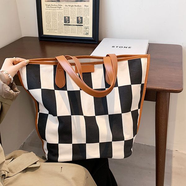 luxurious large capacity grid tote bag woman designer brand canvas ladies handbag fashion casual shopping womens shoulder bag
luxurious large capacity grid tote bag woman designer brand canvas ladies handbag fashion casual shopping womens shoulder bag