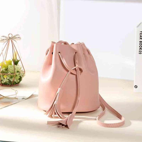 women's fashionable tassel shoulder bag
women's fashionable tassel shoulder bag