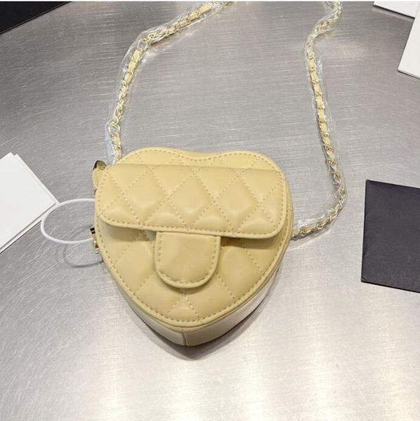 tz 2022 women's classic mini quilted heart vanity bags gold metal hardware matelasse chain crossbady bags luxury designer shoulder bag
tz 2022 women's classic mini quilted heart vanity bags gold metal hardware matelasse chain crossbady bags luxury designer shoulder bag