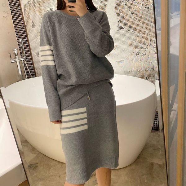 two piece dress designer 2022tb autumn and winter new temperament four bar striped knitwear hip skirt casual suit women snsw, White
two piece dress designer 2022tb autumn and winter new temperament four bar striped knitwear hip skirt casual suit women snsw, White