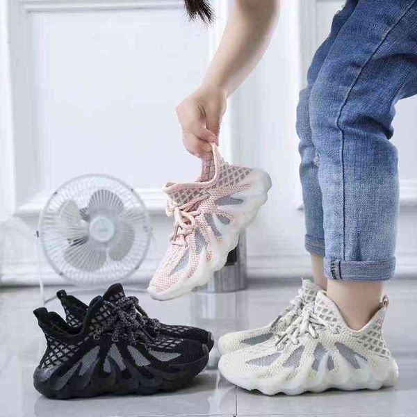 2022 spring autumn breathable mesh boys sneakers black beige pink girls jogging sneakers sports shoes soft kids trainers f05252 g220527, Black;red
2022 spring autumn breathable mesh boys sneakers black beige pink girls jogging sneakers sports shoes soft kids trainers f05252 g220527, Black;red