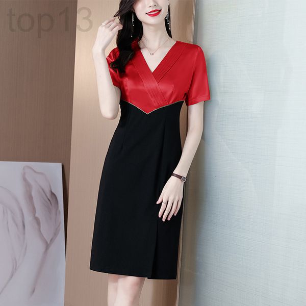 casual dresses designer acetic acid satin dress 2021 new summer short sleeve v-neck high-end light luxury close waist thin medium length hip, Black;gray
casual dresses designer acetic acid satin dress 2021 new summer short sleeve v-neck high-end light luxury close waist thin medium length hip, Black;gray
