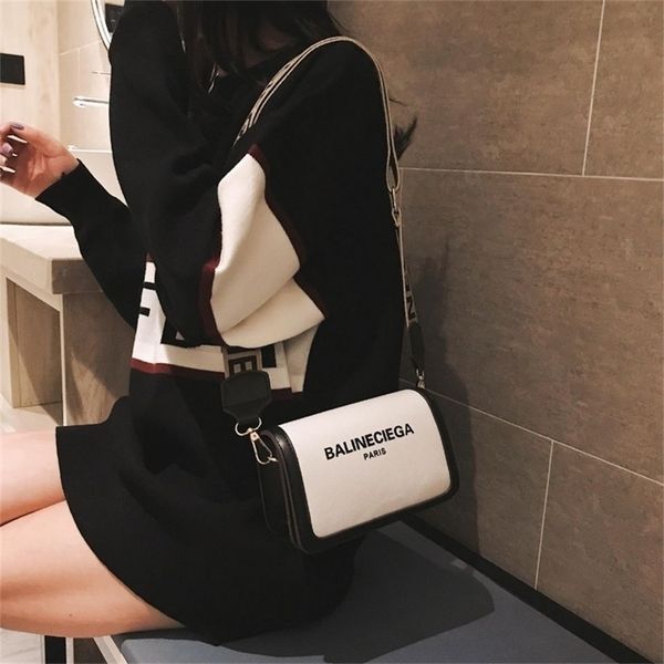 ins super fire women's autumn winter tide canvas small square versatile girl's broadband single messenger clearance outlet sale
ins super fire women's autumn winter tide canvas small square versatile girl's broadband single messenger clearance outlet sale