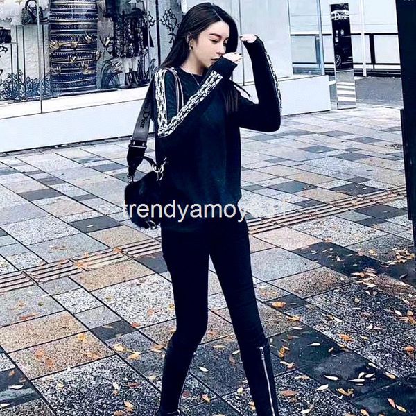 women's sweaters autumn and winter 20 d family sleeve old flower letter round neck pullover warm knitting lazy style sweater for men wo, White;black
women's sweaters autumn and winter 20 d family sleeve old flower letter round neck pullover warm knitting lazy style sweater for men wo, White;black