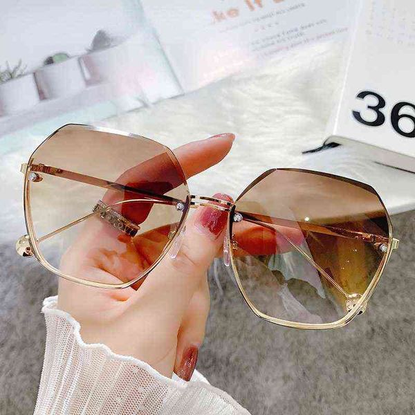 new style fashion rimless sunglasses irregular cut-edge sunglasses women anti-ultraviolet sunglasses y220410, White;black
new style fashion rimless sunglasses irregular cut-edge sunglasses women anti-ultraviolet sunglasses y220410, White;black