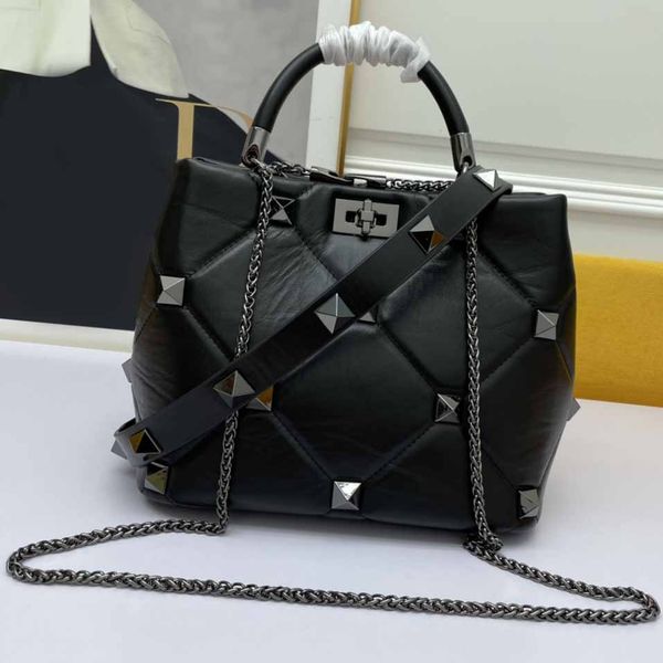 designer crossbody bags soft napa sheepskin handbags women totes with 2 removable shoulder straps rivet design european and american fashion
designer crossbody bags soft napa sheepskin handbags women totes with 2 removable shoulder straps rivet design european and american fashion