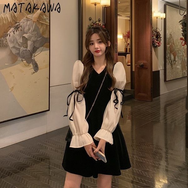 french retro flare sleeve dresses for women splicing temperament femme robe korean version vneck vestido 210506, Black;gray
french retro flare sleeve dresses for women splicing temperament femme robe korean version vneck vestido 210506, Black;gray